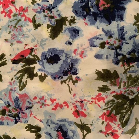 3/$30 - Streetwear Society Flowered Top Size M - Picture 9 of 11